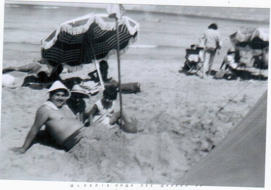 EIF D ORANIE 63 andre amouzig a la plage a oran.jpg